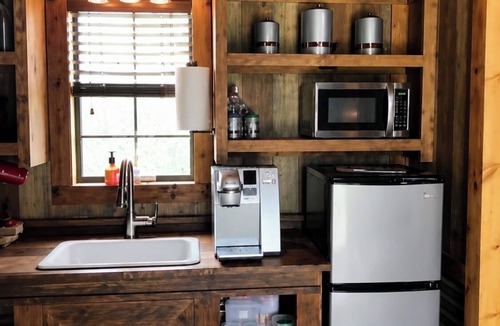 Ledbetter Cabin | Dancer - A cozy retreat for designers! Relaxing