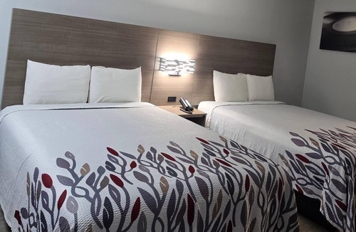 Camden Hotel | Days Inn by Wyndham Camden AR