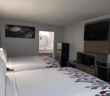 Camden Hotel | Days Inn by Wyndham Camden AR