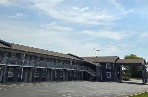 Camden Hotel | Days Inn by Wyndham Camden AR