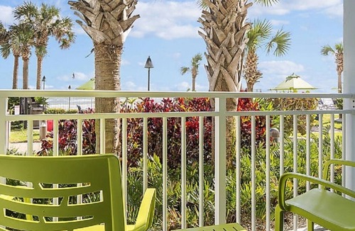 Daytona Beach Shores Villa | Daytona SeaBreeze; 1 Bedroom Oceanfront, 424 sq ft, king bed, 1 full bath, sofa