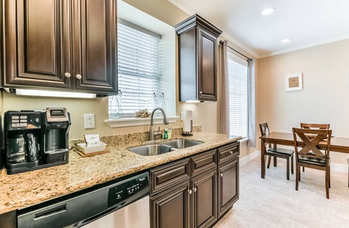 Galveston Condo | DDI: Heated pool, Hot Tub, Easy Beach Access