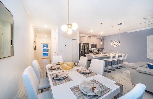 Kissimmee Ski Chalet | Decorous Townhouse 4Bed/3Baths/Pool/5Min Disney