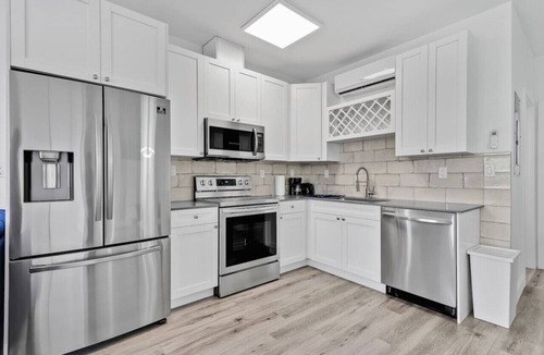 Seybold Condo | °Magical bright Apt 5min walking Design District°