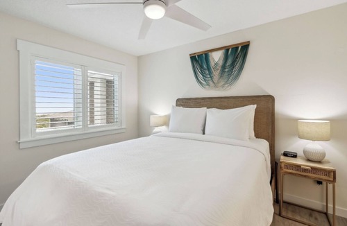 Neptune Beach Hotel | Delight in Ocean Views from Quaint Room in Beautiful Neptune Beach with Pool