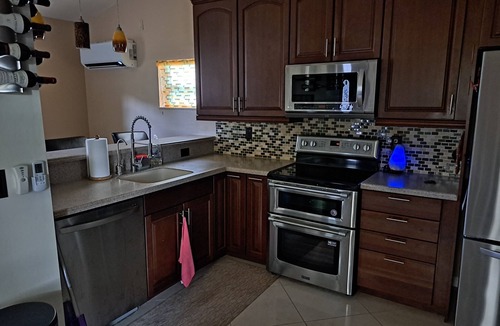 Naples Cottage | Delightful 1-bedroom cottage with AC in charming Naples