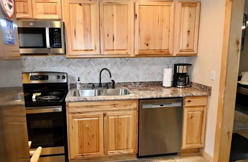 Garfield Ski Chalet | Delightful 3-bedroom chalet in charming Salida perfect for getaway