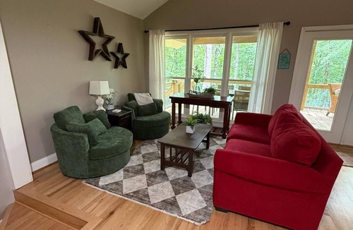 LaGrange House | Delightful Westpoint Lakehouse with AC in charming LaGrange