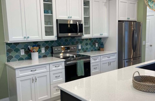Tyler Gardens House | Deluxe 3BR House with pool, short walk to beach