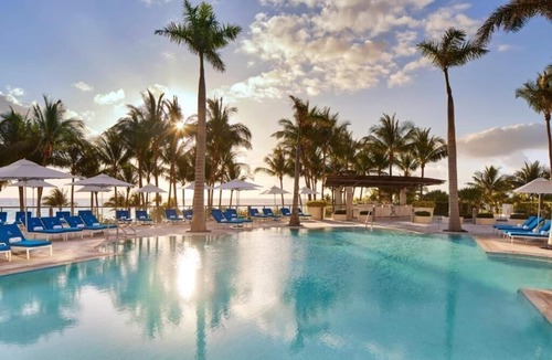 Bal Harbour Apartment | Deluxe King Room Near Atlantikos MIA