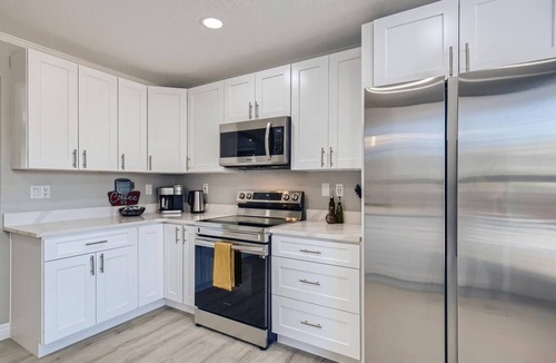 Denver House | Denver 5 BR|Game Room|Luxury Mattresses|Large Patio