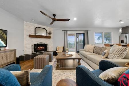 Cibola Addition House | Desert Skyline Getaway - Single Story - 3 Kings