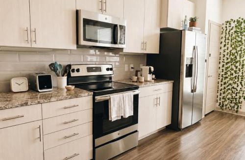 Las Colinas Apartment | Designer Game Suite - Resort Amenities - DART Rail