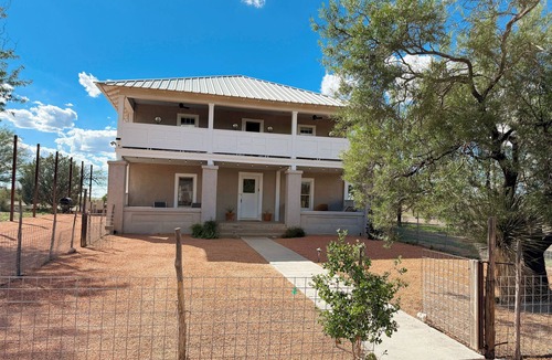 Marfa House | Dickson Marfa House - Spacious 7-Bedroom Vacation Rental + Events