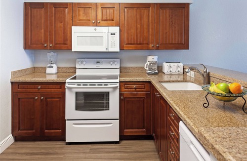 Ormond Beach Hotel | Direct Beach Access + Minutes from Boardwalk, Speedway & Dining Spots