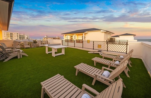 Clearwater Beach House | Direct Beach Access, Panoramic Rooftop, Pool/Spa