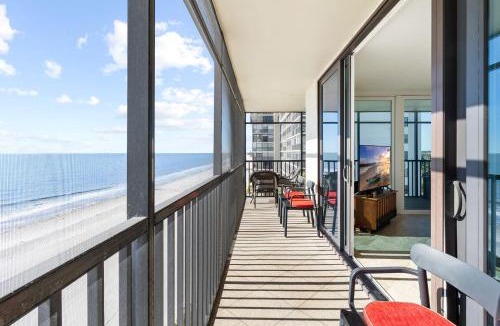 Madeira Beach Apartment | Direct Beachfront Unit - Shores of Madeira #505