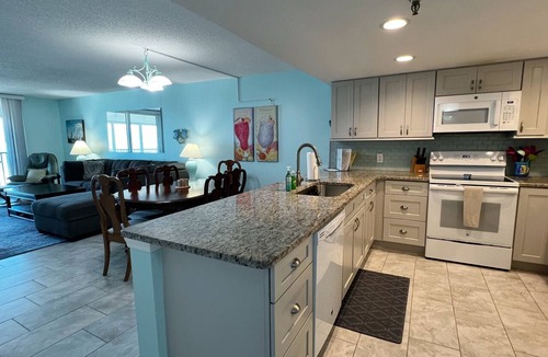 Indian Shores Condo | Direct Beachfront Indian Shores - Family Fav W/Pool- Vacay Mode On!