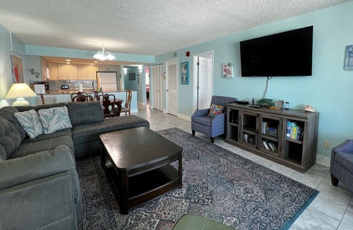 Indian Shores Condo | Direct Beachfront Indian Shores - Family Fav W/Pool- Vacay Mode On!