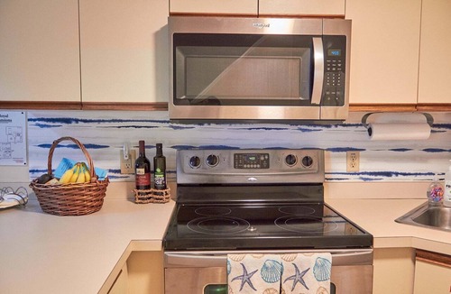 Cape Caneveral Beach Gardens Condo | Direct Oceanfront Condo W/Private Balcony, Heated Pool & Hot Tub! ☀️