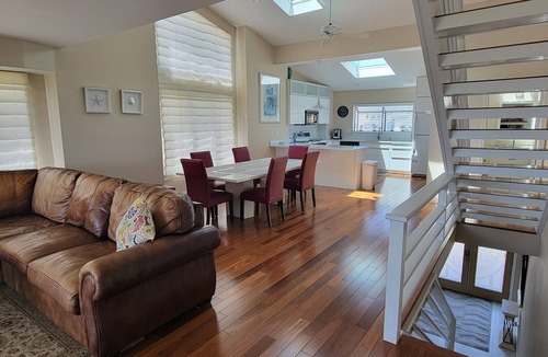Southend House | Direct Oceanfront Home, Quiet Location Yet Close To Everything