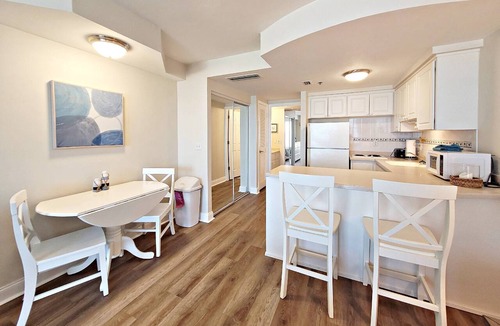 Ortona Park Condo | Direct Oceanfront Condo | Balcony Views | Sleeps 6 | Free Daily Activities Included