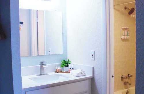 Bridgeport Heights Apartment | Direct Oceanfront Daytona Beach Condo | Full Kitchen | Beach Access