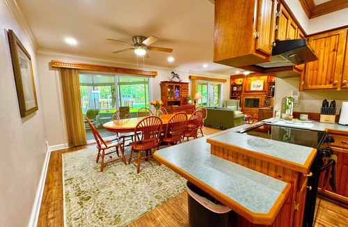 Dunnellon House | Direct Rainbow Springs River Paradise near Swampys! Spacious Family Friendly 3/2