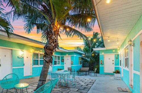 North Beach Apartment | DISCOUNT! Modern Ocean-side studio, 1BR/1bath, Hollywood, Free Parking + BBQ!