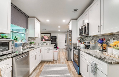 Spring Hill House | Disney Day Trips! Lakefront Home w/Heated Pool