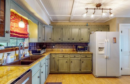Florida Panhandle House | Dock! Bayfront Pensacola Retreat 10 Mi to Dtwn