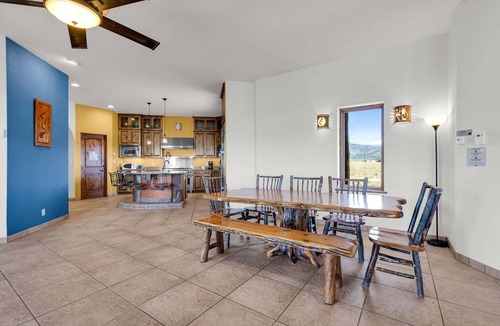 Buena Vista House | Dog Friendly 360° Views Large Patio