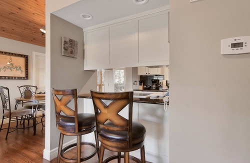 Branson West Cabin | Dog-Friendly Cabin Near Silver Dollar City, Onsite Golf Course & Free Tickets