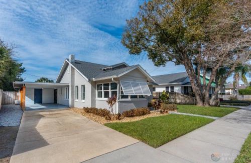 Historic District House | Dog Friendly Home with Fenced Yard, Office, STEPS to Canal St & Advent Health!