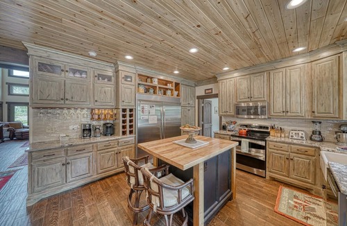 Whitepine House | Dog friendly Monarch Retreat & Cottage