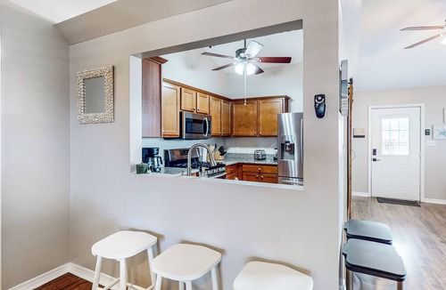 Niceville Cottage | Dog-friendly Yard! Retreat 11 Mi to Destin & Beach