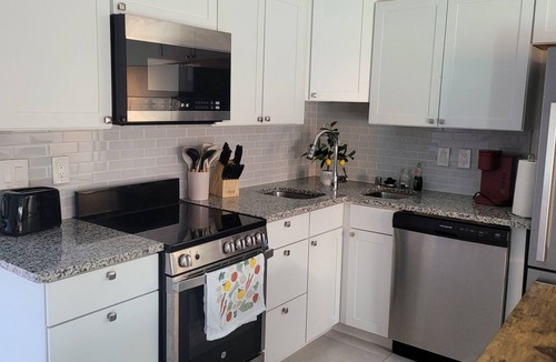 Truth or Consequences House | Dog Lover's Suite Unit 3