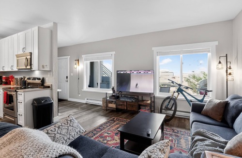 Buena Vista Condo | Dogs OK! Prime Spot Minutes 2 Downtown/Trails! - Apartment