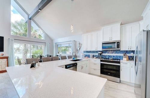 Bel Air House | Dolphin Days Lagoon Escape