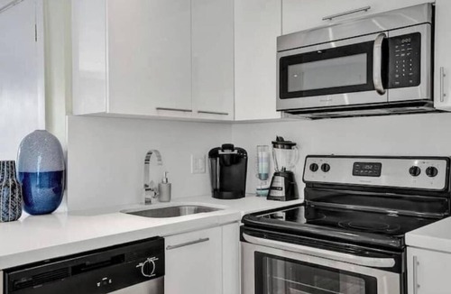 West Avenue Condo | Double 4BD/4BA South Beach Villa Monaco W/Balcony