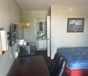 Amarillo Apartment | Double Bed Hotel Room 323