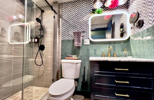 Wilton Manors Hotel | Double Rainbow Suites 24th
