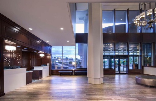 Downtown Jacksonville Hotel | DoubleTree by Hilton Hotel Jacksonville Riverfront