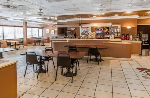 Douglas Apartment | Douglas GA|King Bed|Smoking
