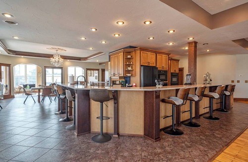 Norwalk Apartment | Downtown 2 Story Loft w/6bdrms-walk to everything!