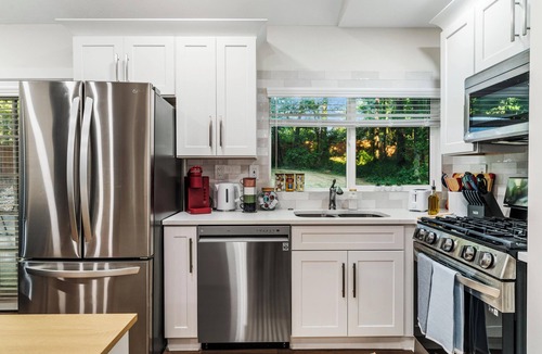 Alpharetta House | Downtown 3BD - Grill/BBQ - Game Room - Fenced Yard