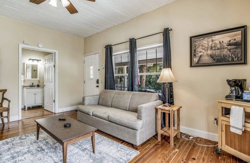 South Pensacola House | Downtown! Modern Interior! Sweet on Strong - B