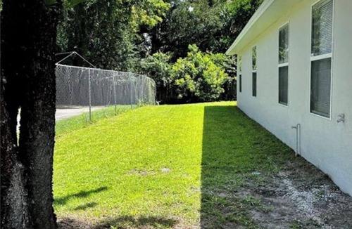 Holden-Paramore House | Downtown Orlando Creative Oasis- Hand Painted Murals & Free Parking.
