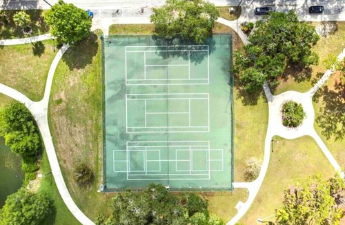 Gillespie Park House | Downtown, Pets, 2-Car Garage, Beach & St. Armands