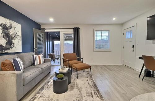 Birmingham Apartment | Downtown Retreat with Private Balcony and Free Parking